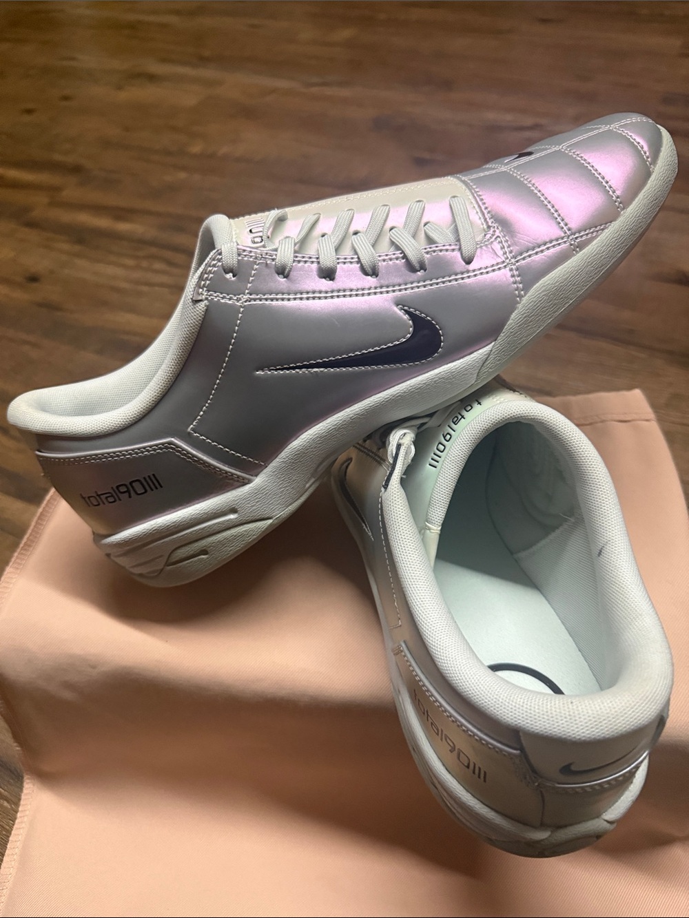 NIKE TOTAL 90 III “IRIDESCENT” MENS  SOCCER SNEAKERS